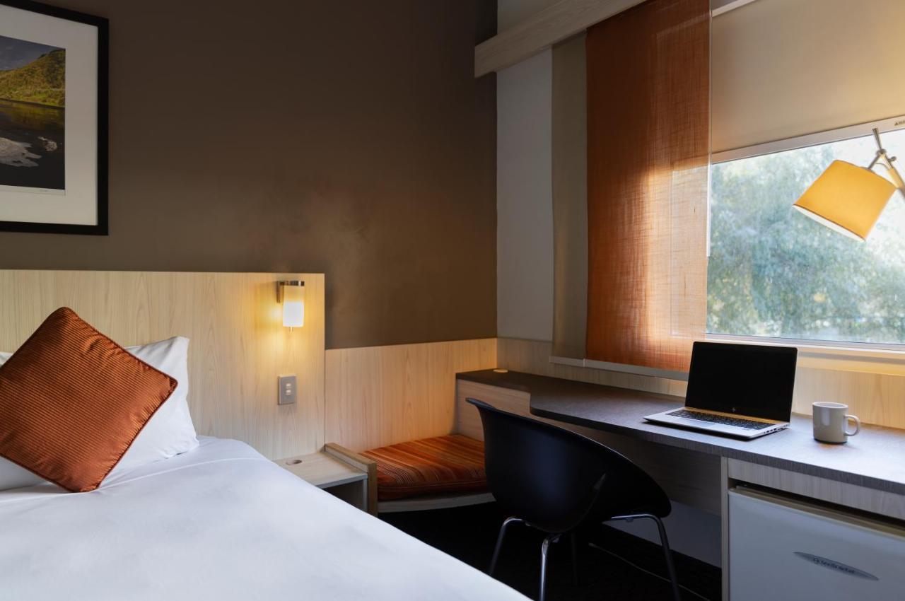 Ibis Auckland Ellerslie Hotel Exterior photo